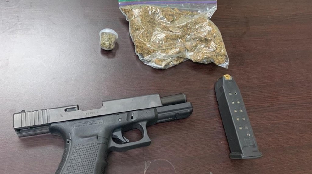  Arrestan dos j&oacute;venes con una pistola y marihuana en Ciales 
