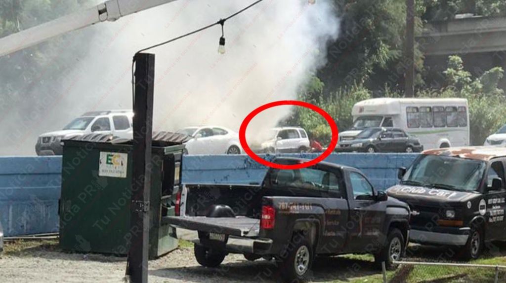  Vehiculo incendiado en la carretera PR-01 en Caguas 