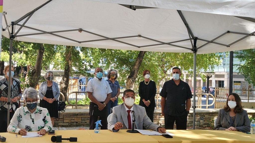  Asociaci&oacute;n de Maestros y Local Sindical se unen a caravanas de protesta del 1 de mayo 