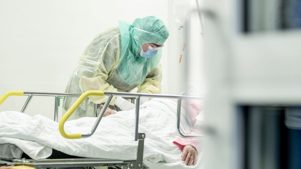  Una pareja muere de coronavirus con minutos de diferencia tras 51 a&ntilde;os de matrimonio 