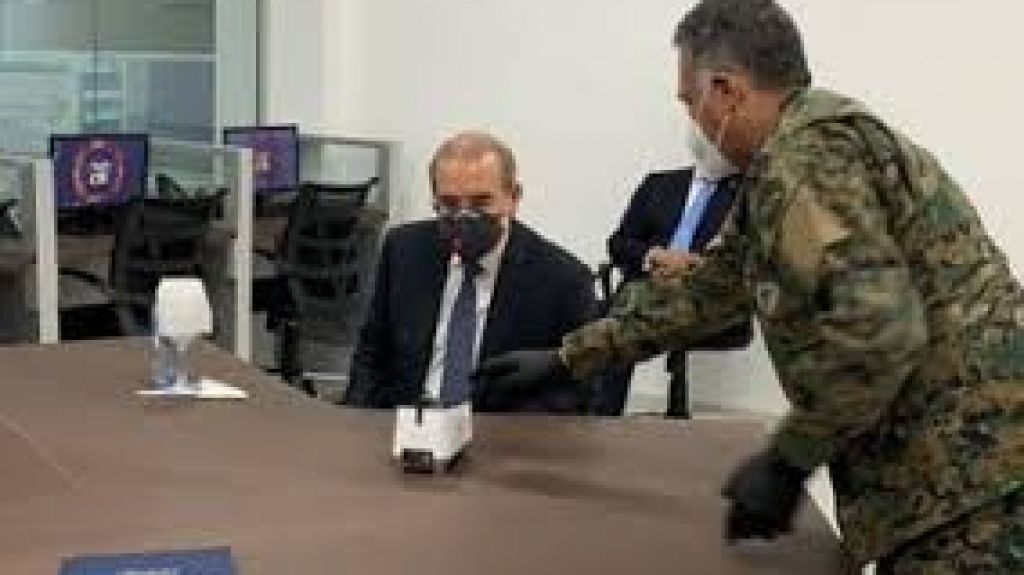  Presidente Medina supervisa nuevo centro de control del Coronavirus 