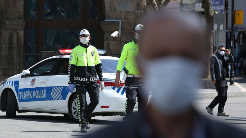  Un turco favorecido por la amnist&iacute;a penitenciaria decretada por el covid-19 sale de prisi&oacute;n y mata a su hija 