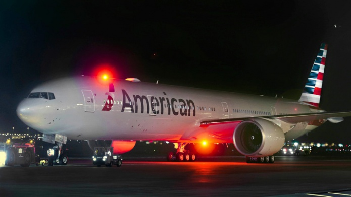 American Airlines decide retrasar sus vuelos a ParÃ­s