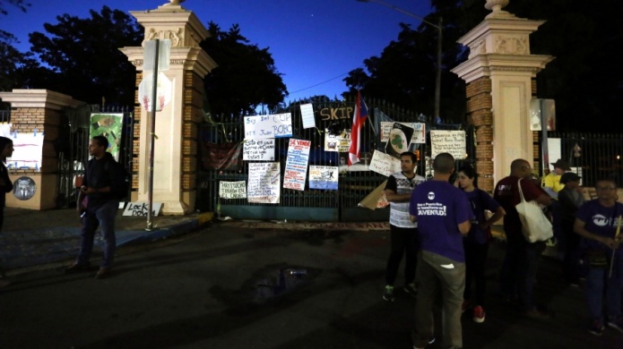  Presidente junta gobierno de la Universidad UPR visita campus de Medicina