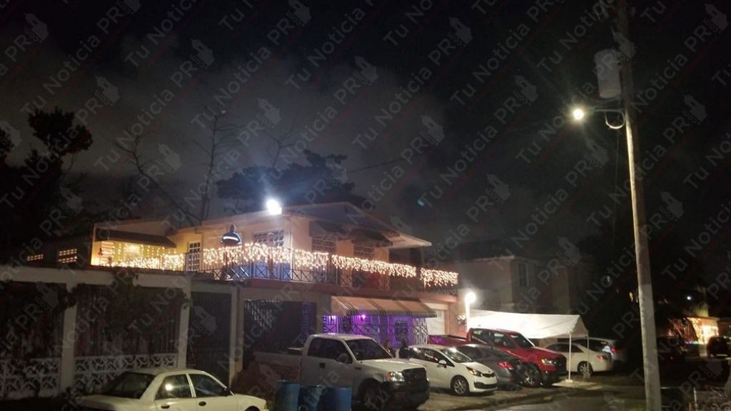  Video: Identifican mujer de Puerto Nuevo que perdi&oacute; una mano anoche, luego que su hijo se la cortara con un machete 