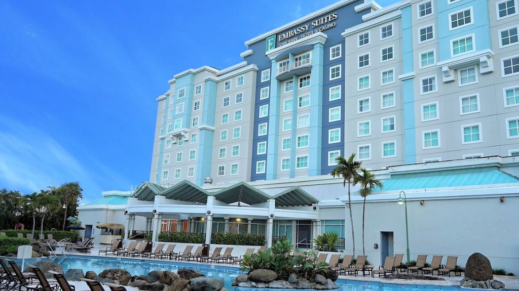  Hurtan dinero, prendas y ropa desde habitaci&oacute;n de un hotel en Isla Verde 
