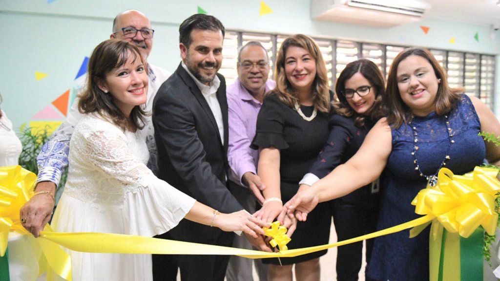  Gobernador inaugura cl&iacute;nica de tratamiento psicol&oacute;gico para menores 