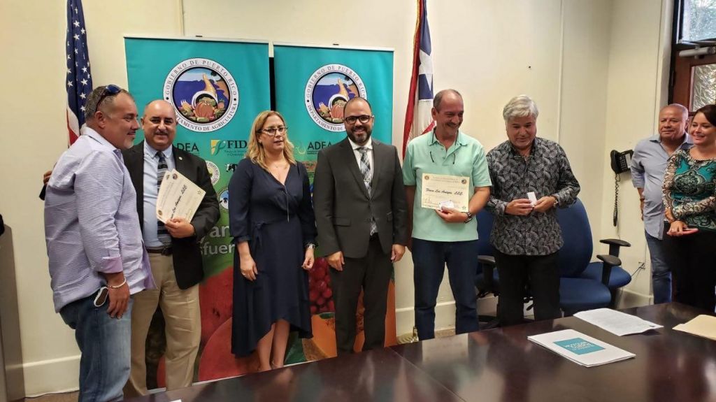  Se entregan las primeras licencias para cultivo y manufactura de c&aacute;&ntilde;amo 