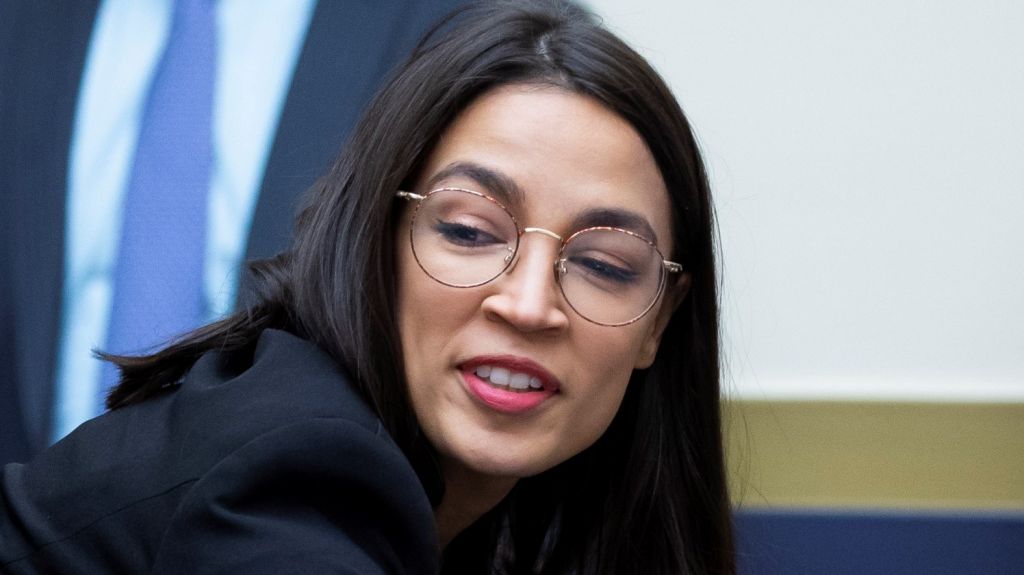  Ocasio-Cortez hablar&aacute; en reuni&oacute;n pol&iacute;tica en espa&ntilde;ol de Sanders en Nevada 
