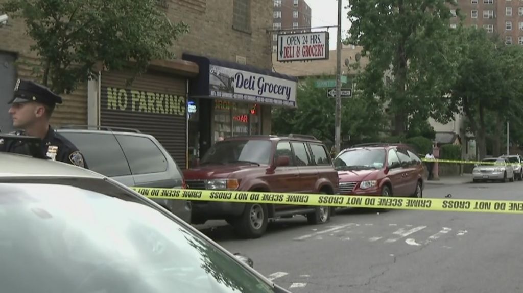  Tres muertos en tiroteo en edificio del Bronx en New York 