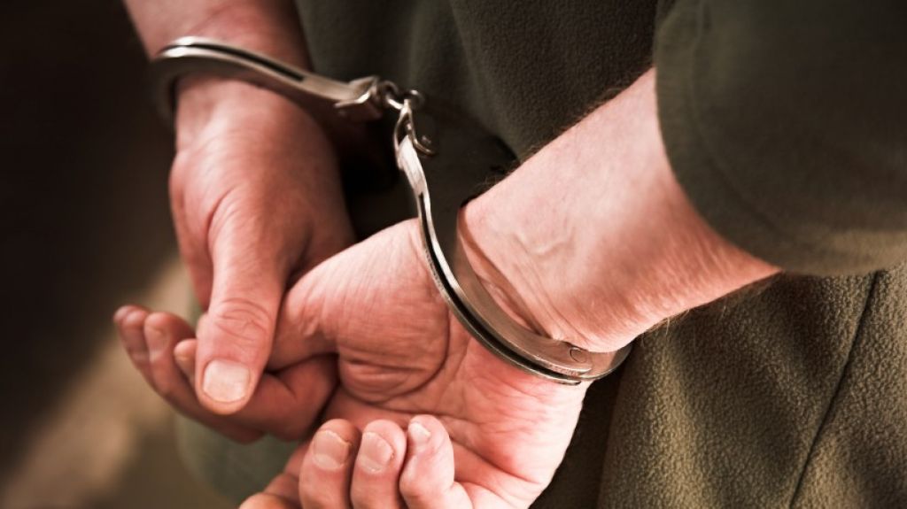  Arrestan a hombre que intent&oacute; ahorcar a su pareja en Santurce 