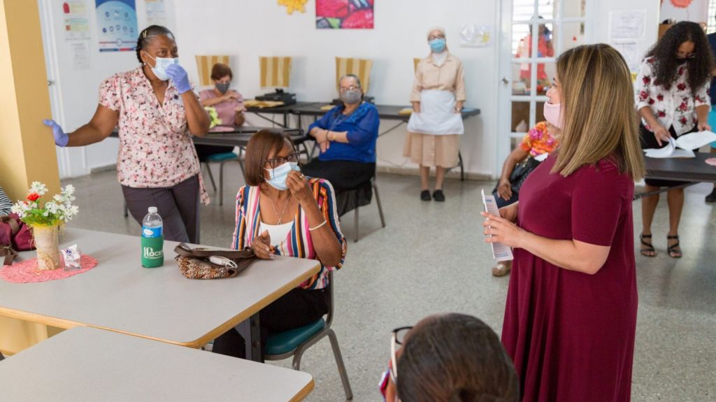  Comienza la entrega de certificados de la iniciativa Abraza y Alimenta de supermercados Selectos 
