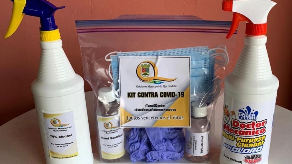  Quebradillas entrega kits de seguridad y desinfecci&oacute;n a personas mayores de 50 a&ntilde;os 