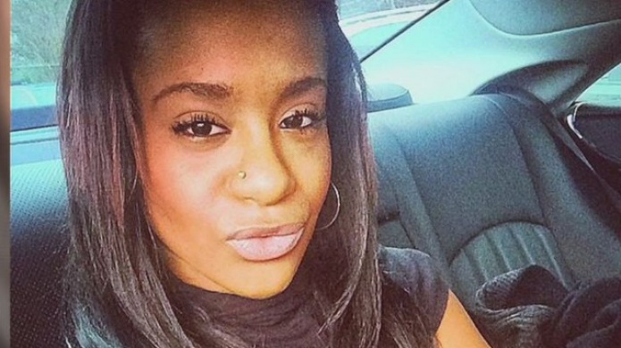 La hija de Whitney Houston, en coma inducido