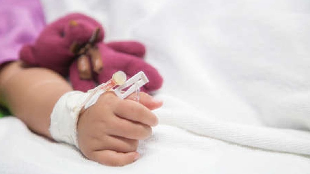  Video: Madre denuncia presunta negligencia médica en hospital San Jorge y pide traslado urgente para su hijo 