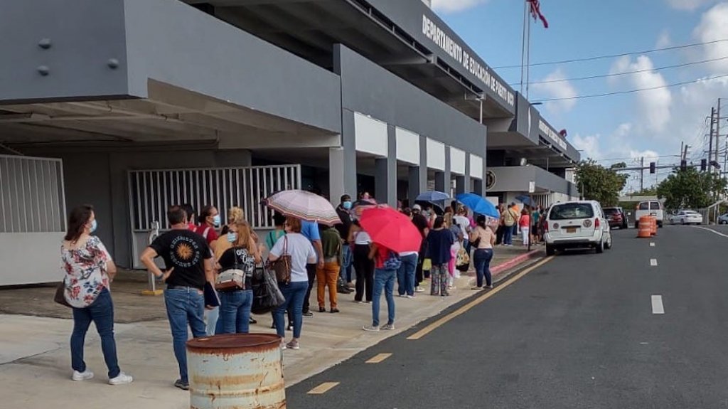  Cientos de docentes en un limbo ante reclamo del Educación de que devuelvan pago de junio 