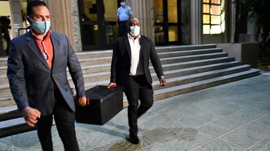  Sale a la luz cadena de acuerdos fraudulentos 