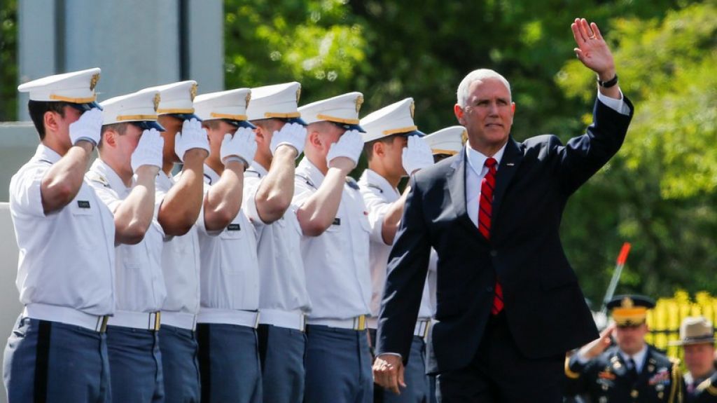  Pence: el Ej&eacute;rcito estadounidense est&aacute; "preparado" tras los ataques a las refiner&iacute;as sauditas 