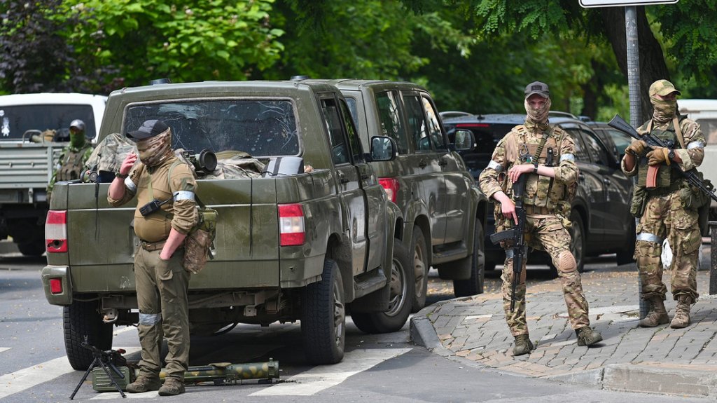  Líder del grupo Wagner acuerda detener avance de sus fuerzas en Rusia tras negociaciones con presidente de Bielorrusia 