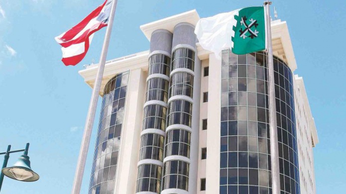 GUAYNABO ENTREGA VALES PARA LA COMPRA DE ROPA ESCOLAR
