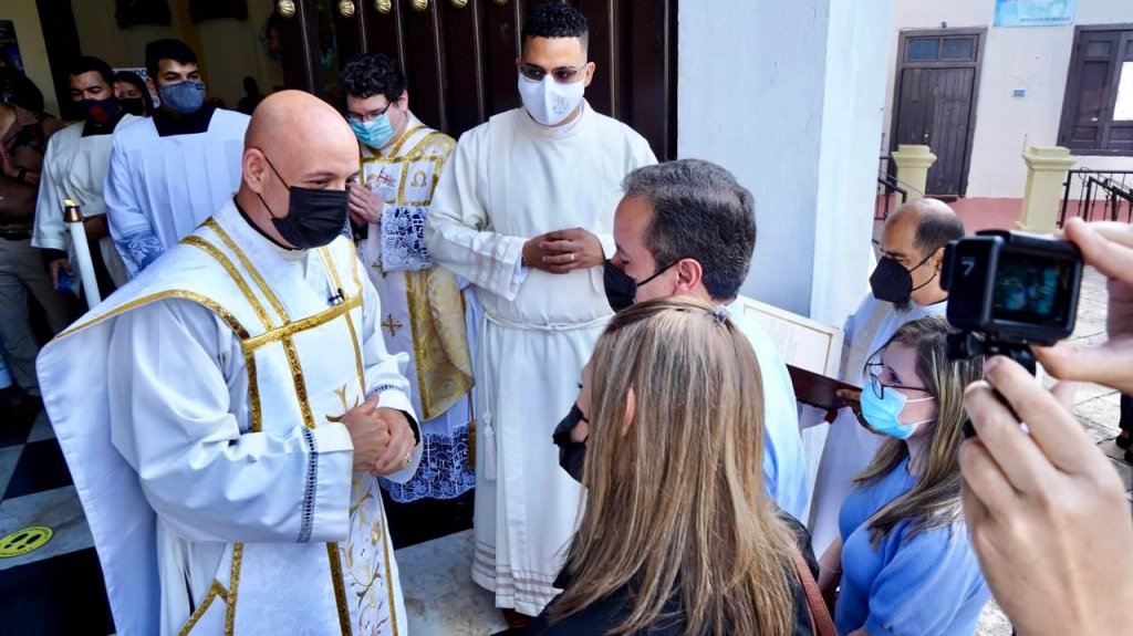  Romero Lugo participa en misa de inicio antes de asumir ma&ntilde;ana su mandato como alcalde de San Juan 