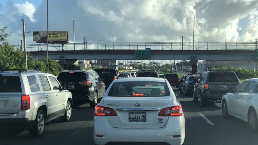  Terminan con cristales rotos varios autos que transitaban ayer por el puente de la Kennedy 