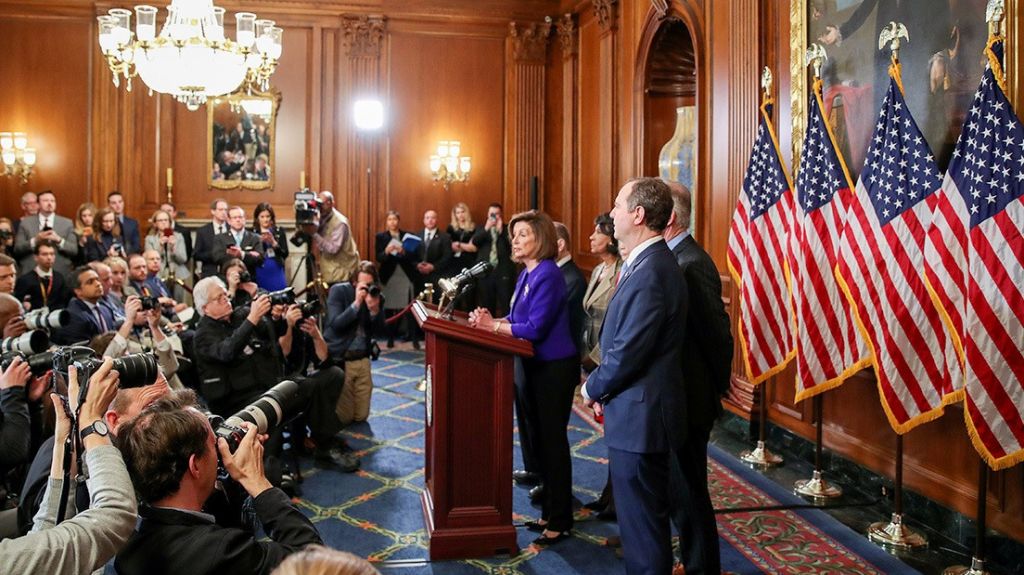  Los dem&oacute;cratas acusan a Trump de abuso de poder y obstrucci&oacute;n del Congreso en su juicio pol&iacute;tico 