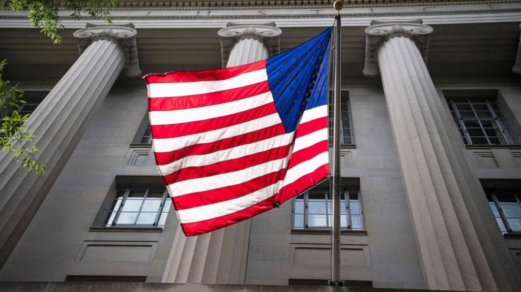  Exfuncionario de la DEA finge ser de la CIA "roba millones" 