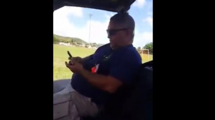 Video Ciudadanos denuncian empleado del municipio de Ceiba se negó ayudar una niña durante una emergencia
