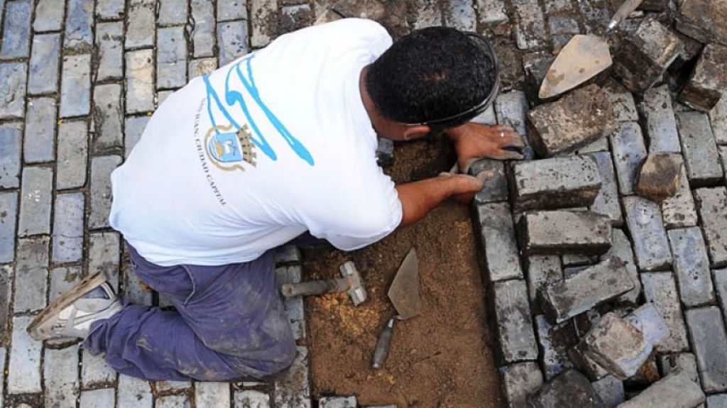  Representante del PNP solicita acci&oacute;n inmediata para reparar adoquines del Viejo San Juan 