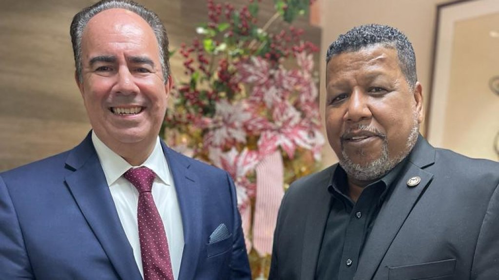  Nino Correa ahora es doctor gracias a la UPR 