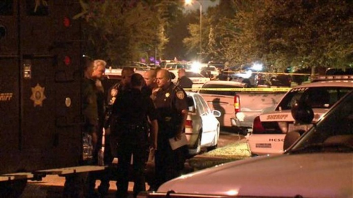 Hallan cadÃ¡veres de tres adultos y cinco niÃ±os en Texas