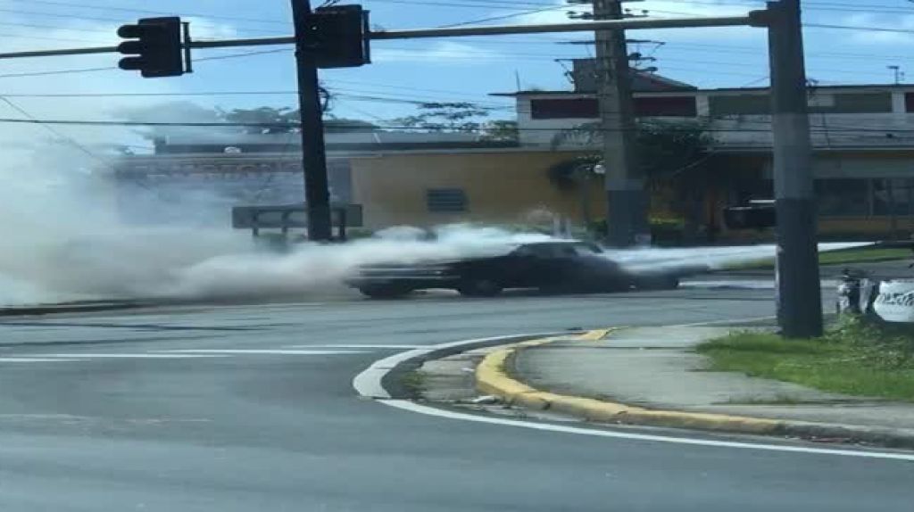  Video: Se incendia vehículo en Guaynabo 