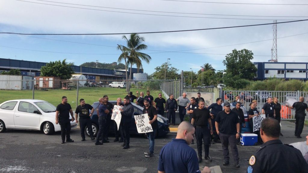  Video: Oficiales correccionales en la c&aacute;rcel de Bayam&oacute;n piden renuncia de Erick Rol&oacute;n 