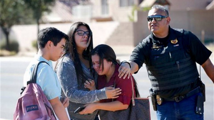 Dos adolescentes muertas en una escuela secundaria de Arizona