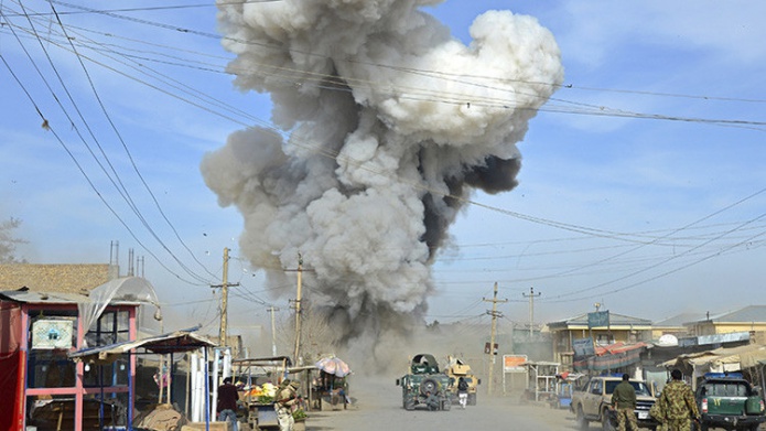 EE.UU. bombardea la ciudad afgana de Kunduz, controlada por los talibanes