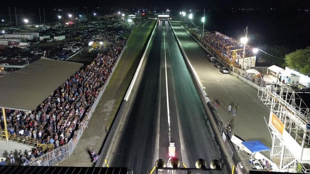  Pura adrenalina en competencia extrema de autos en Salinas Speedway 