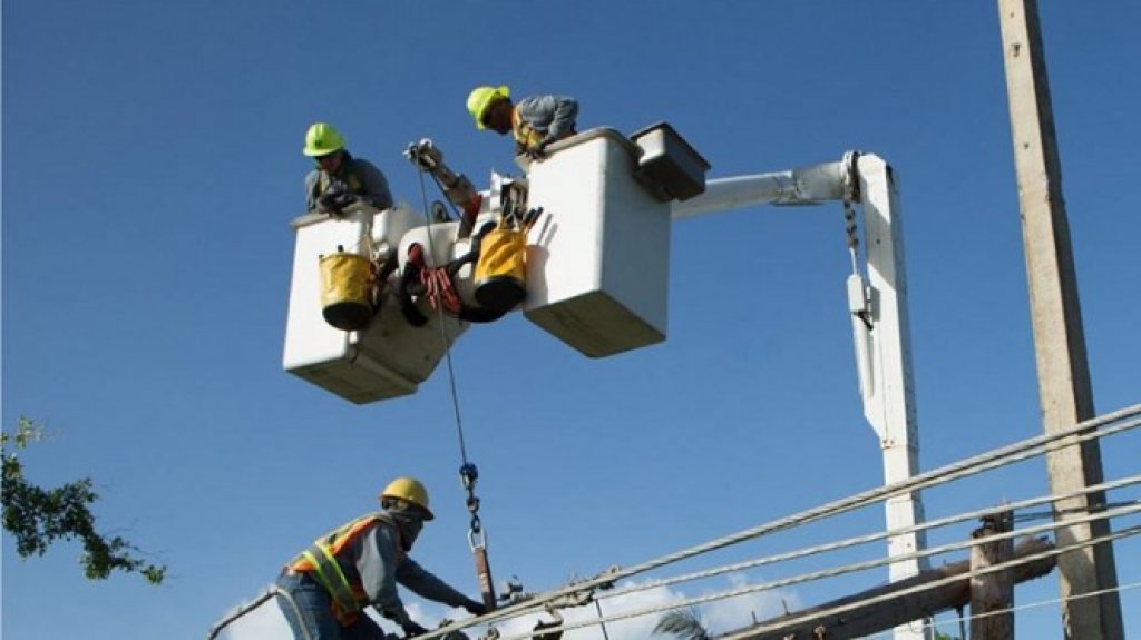  Movimiento obrero advierte que luchar&aacute; unido contra la entrega de la AEE a LUMA 