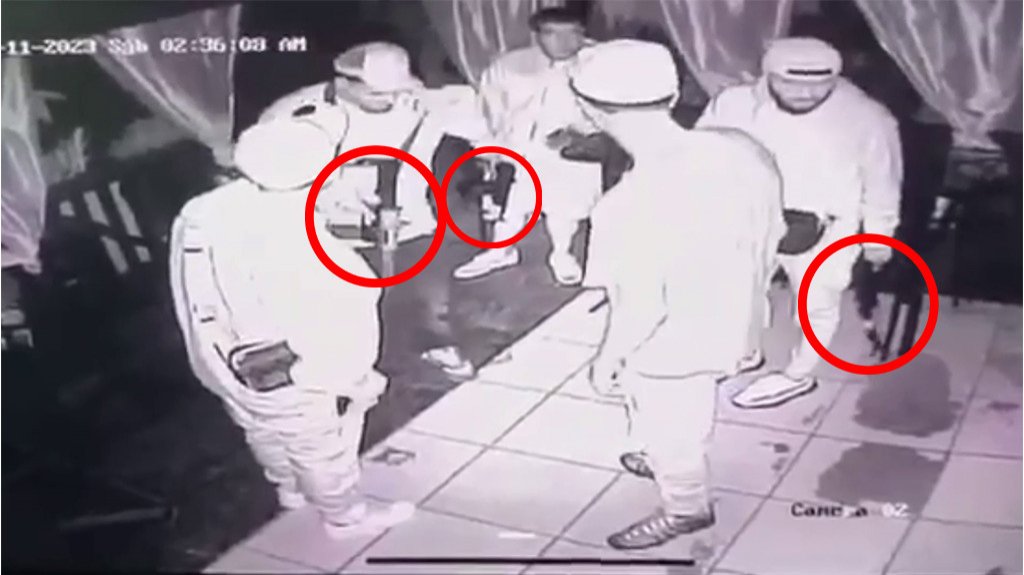  Video: &ldquo;Gatilleros&rdquo; en Cidra se refugian en una casa y al darse cuenta de que hay c&aacute;maras se van 