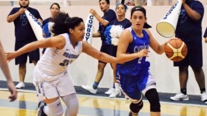 Pioneras dan la primera sorpresa en semifinales del baloncesto