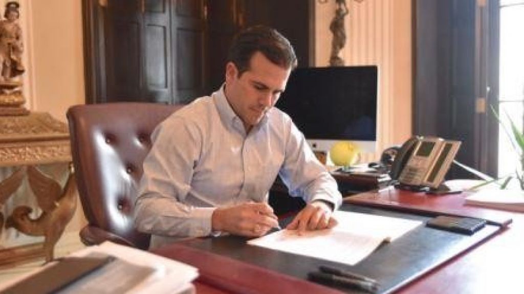  Gobernador decreta un d&iacute;a de duelo en memoria de agente asesinado en cumplimiento del deber 