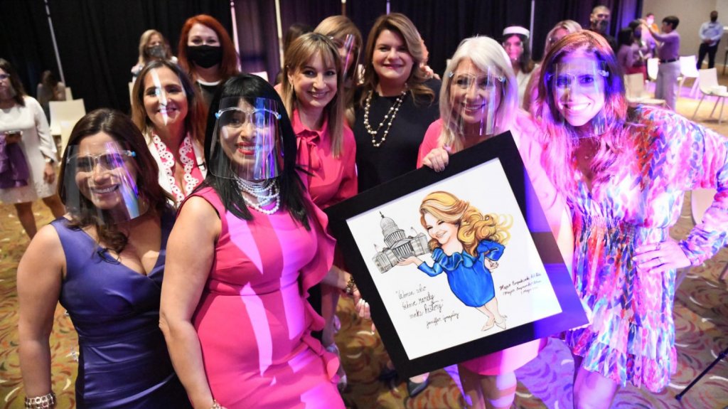  Mujer Emprende Latina reconoce a Jenniffer Gonz&aacute;lez Col&oacute;n como &ldquo;Empoderada del A&ntilde;o&rdquo; 