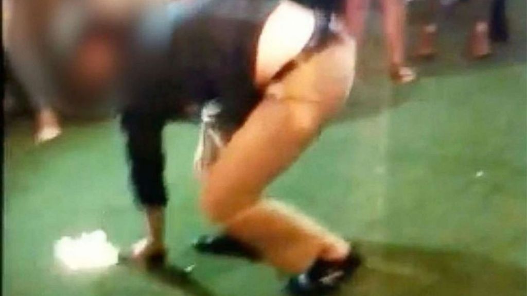  VIDEO: Un agente del FBI da una voltereta en una discoteca y dispara a un espectador 