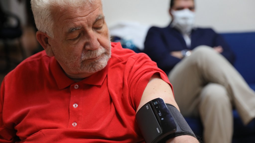  Estudio revela efectividad de medicamentos para hipertensión contra COVID-19 
