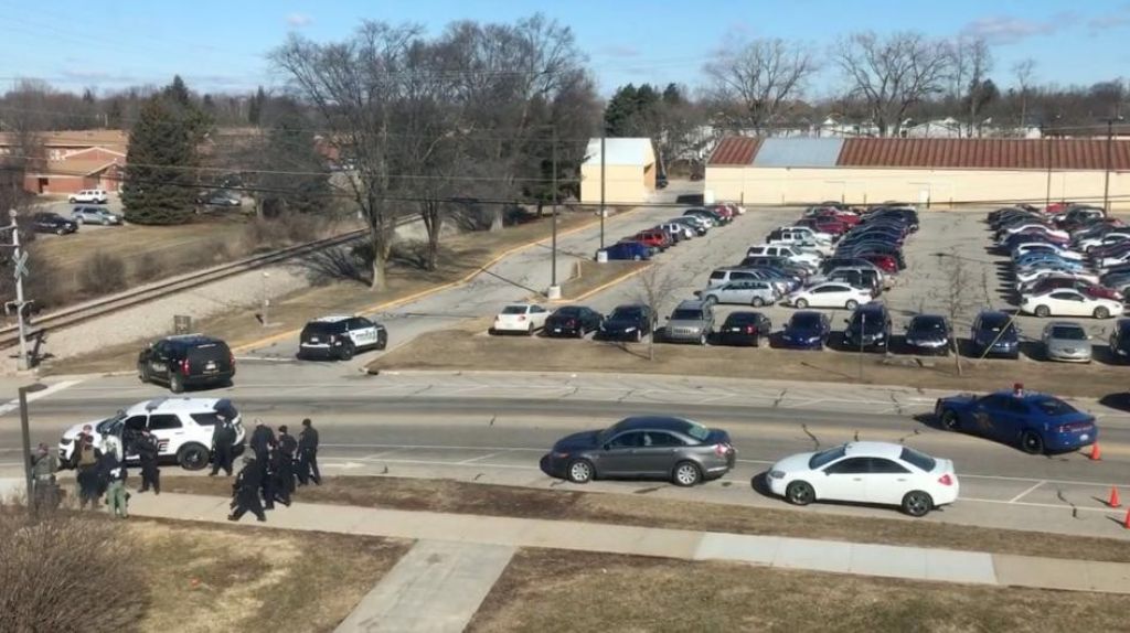  Video: Dos muertos en un tiroteo en una universidad de Michigan 