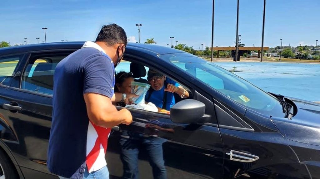  M&aacute;s de 100 veteranos en Arecibo reciben alimentos y equipos de protecci&oacute;n 