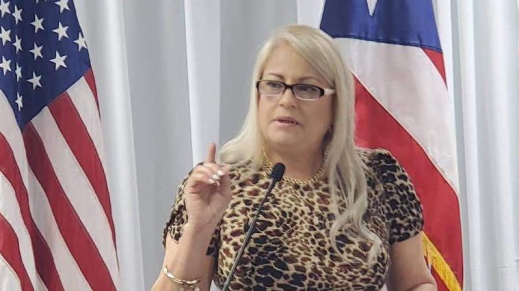  Gobernadora dice espera por la Polic&iacute;a para implementar multas por el uso de mascarilla 