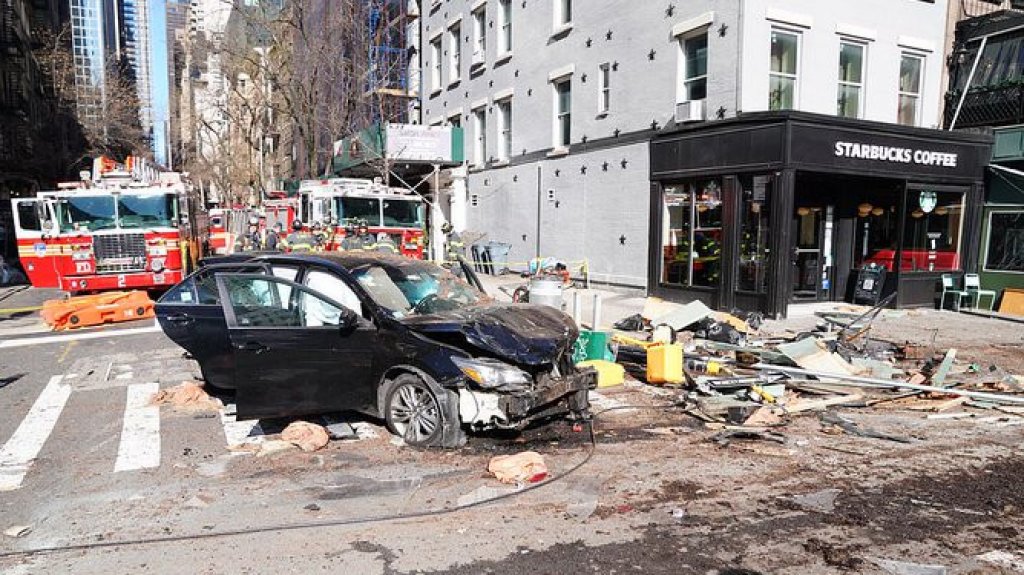  7 heridos en aparatoso accidente de auto en Manhattan 