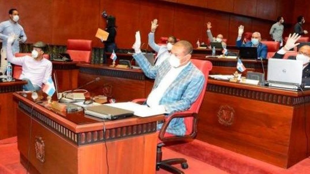  Senado extiende estado de emergencia, como lo pidiera Danilo Medina 