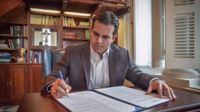 Gobernador enmienda ley que busca mejorar la calidad de vida de la poblaciÃ³n de edad avanzada con programa de voluntariado de niÃ±os y jÃ³venes